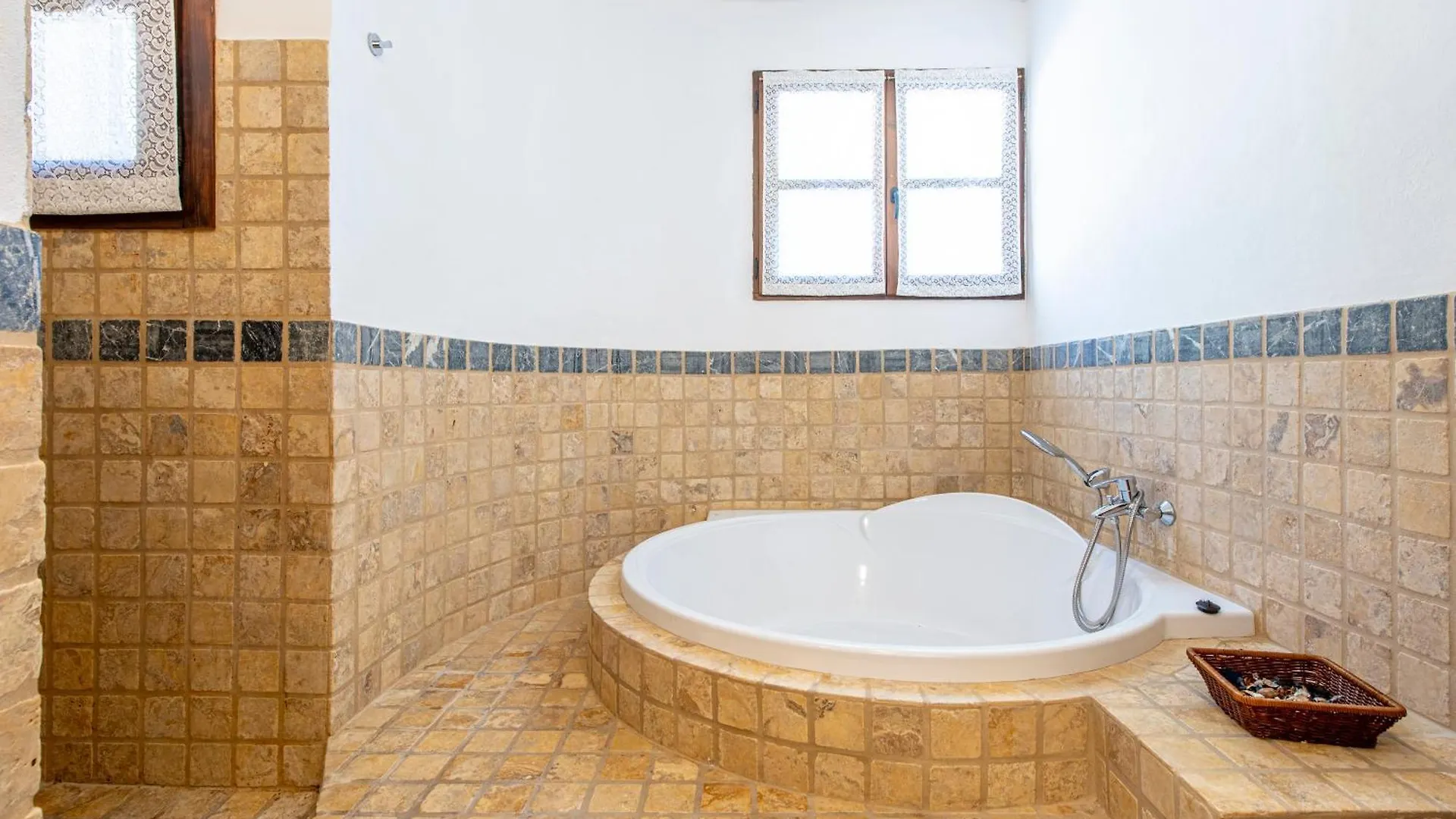 San Josep 6-Bed Villa Sleeps 14 Pool & Sea View