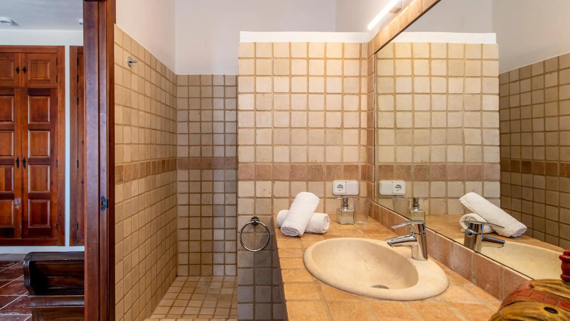 San Josep 6-Bed Villa Sleeps 14 Pool & Sea View