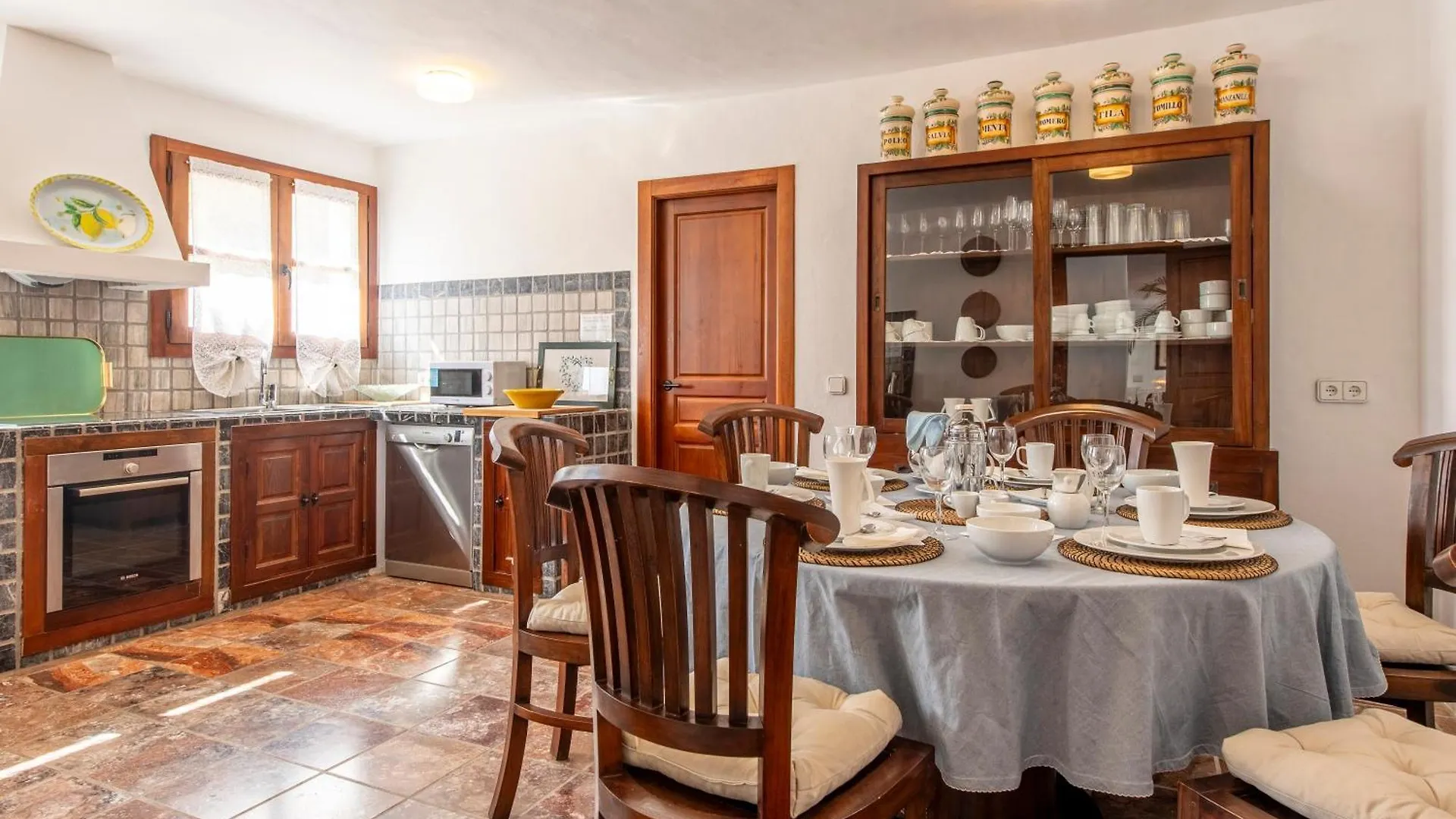 San Josep 6-Bed Villa Sleeps 14 Pool & Sea View San José
