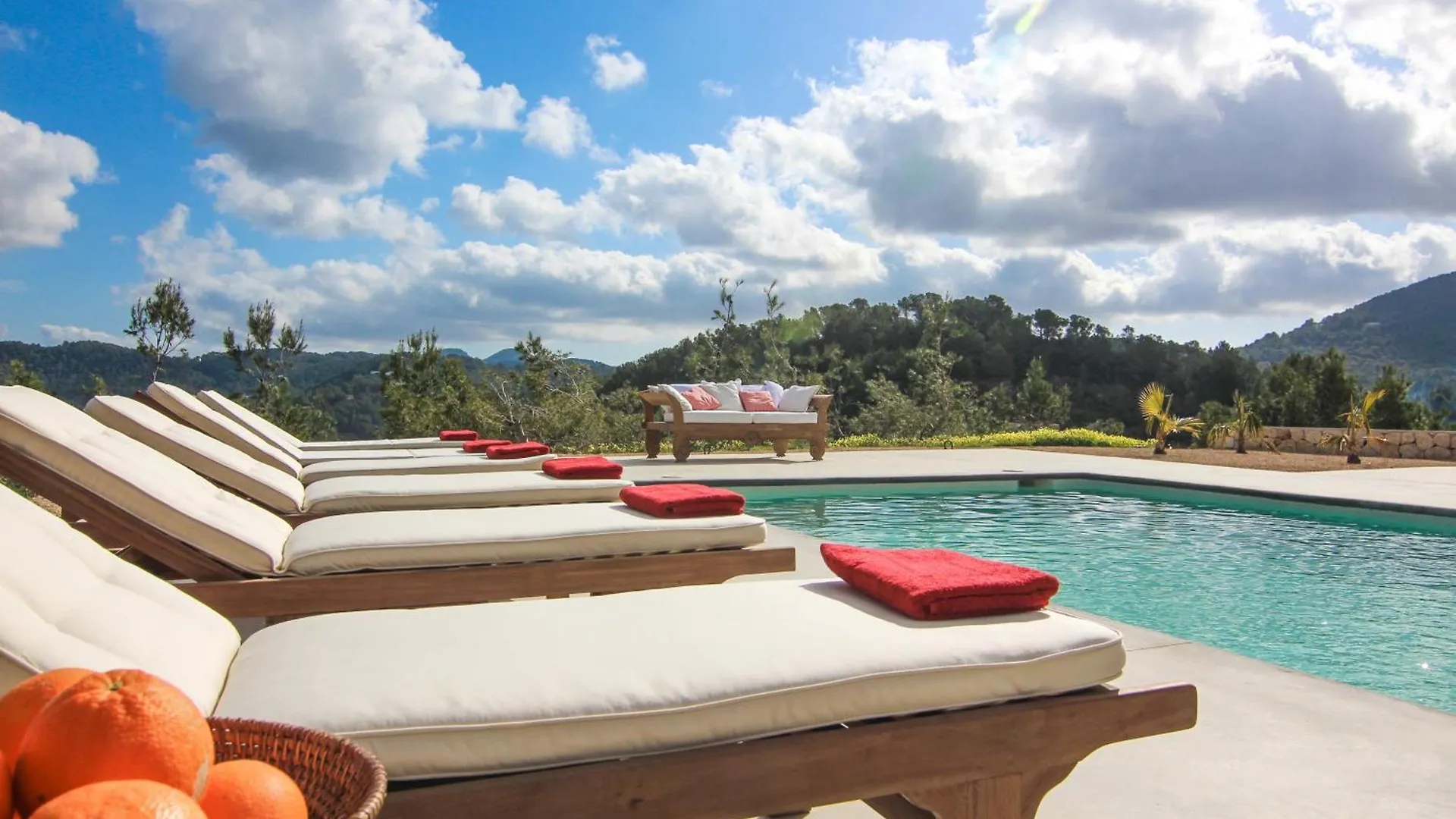San Josep 6-Bed Villa Sleeps 14 Pool & Sea View 0*, San José