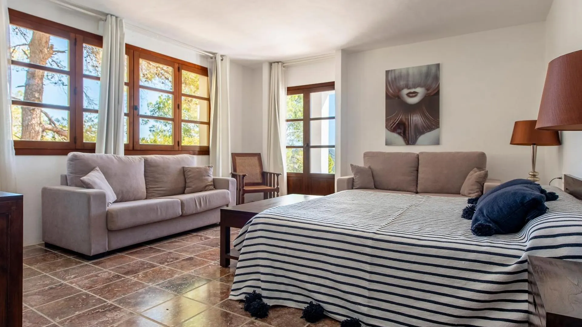 San Josep 6-Bed Villa Sleeps 14 Pool & Sea View